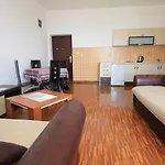 Apartments With Swimming Pool -Vila Oasis