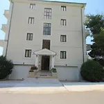 Apartments With Swimming Pool -Vila Oasis