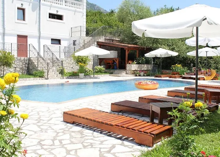 Apartments With Swimming Pool -Vila Oasis