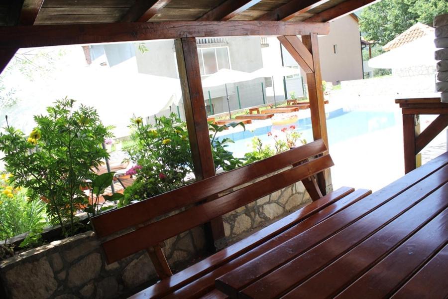 Apartments With Swimming Pool -Vila Oasis Aparthotel