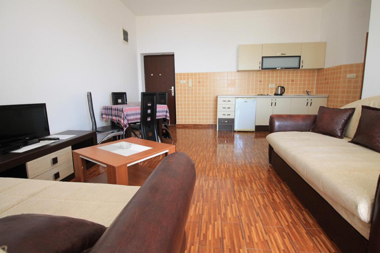 Aparthotel Apartments With Swimming Pool -Vila Oasis
