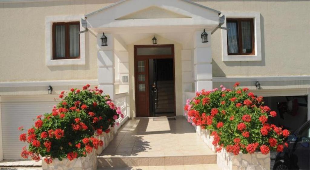 Apartments With Swimming Pool -Vila Oasis * Budva