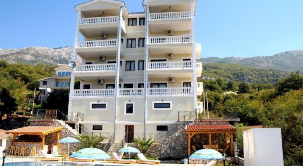 Apartments With Swimming Pool -Vila Oasis *