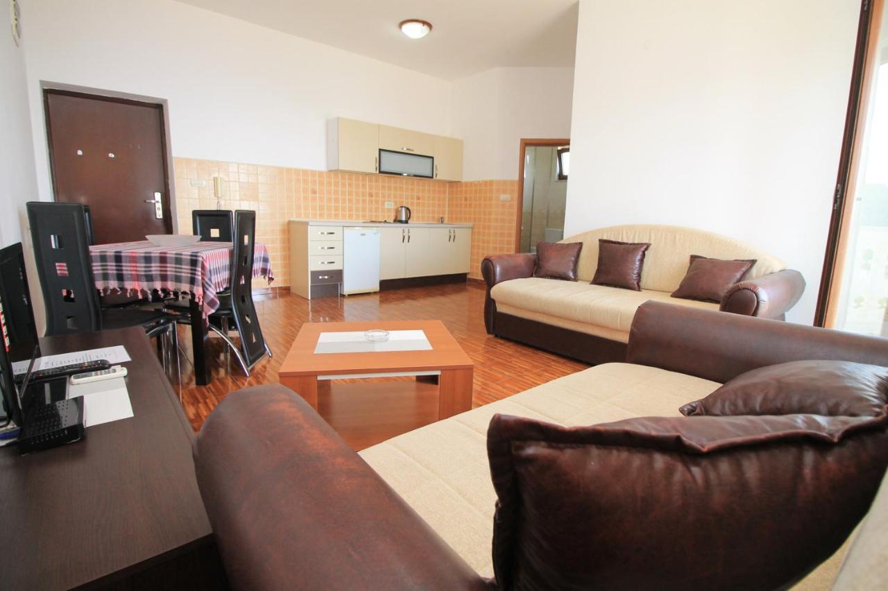 Apartments With Swimming Pool -Vila Oasis Budva