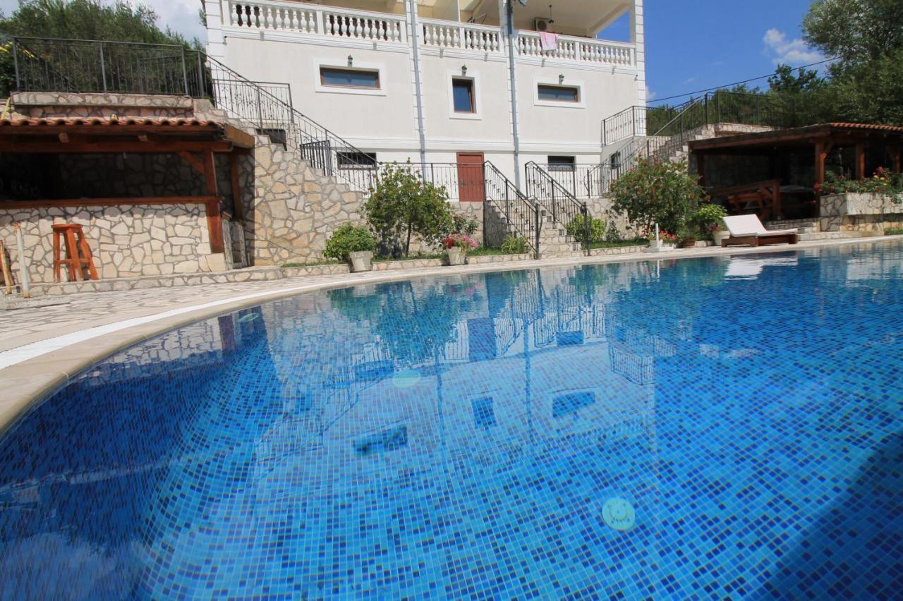 Apartments With Swimming Pool -Vila Oasis *