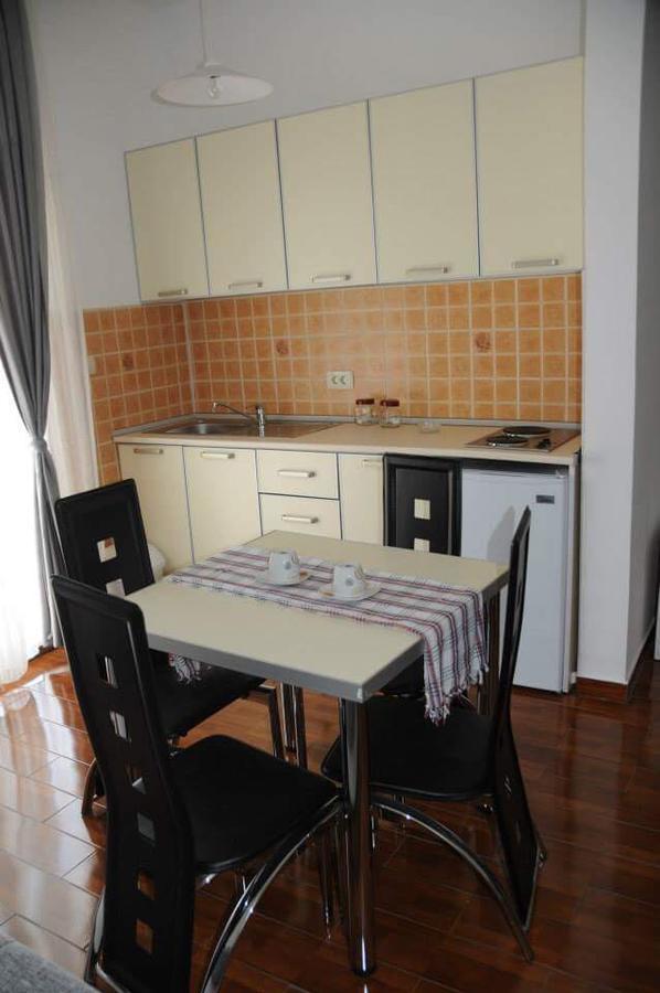 Apartments With Swimming Pool -Vila Oasis Budva