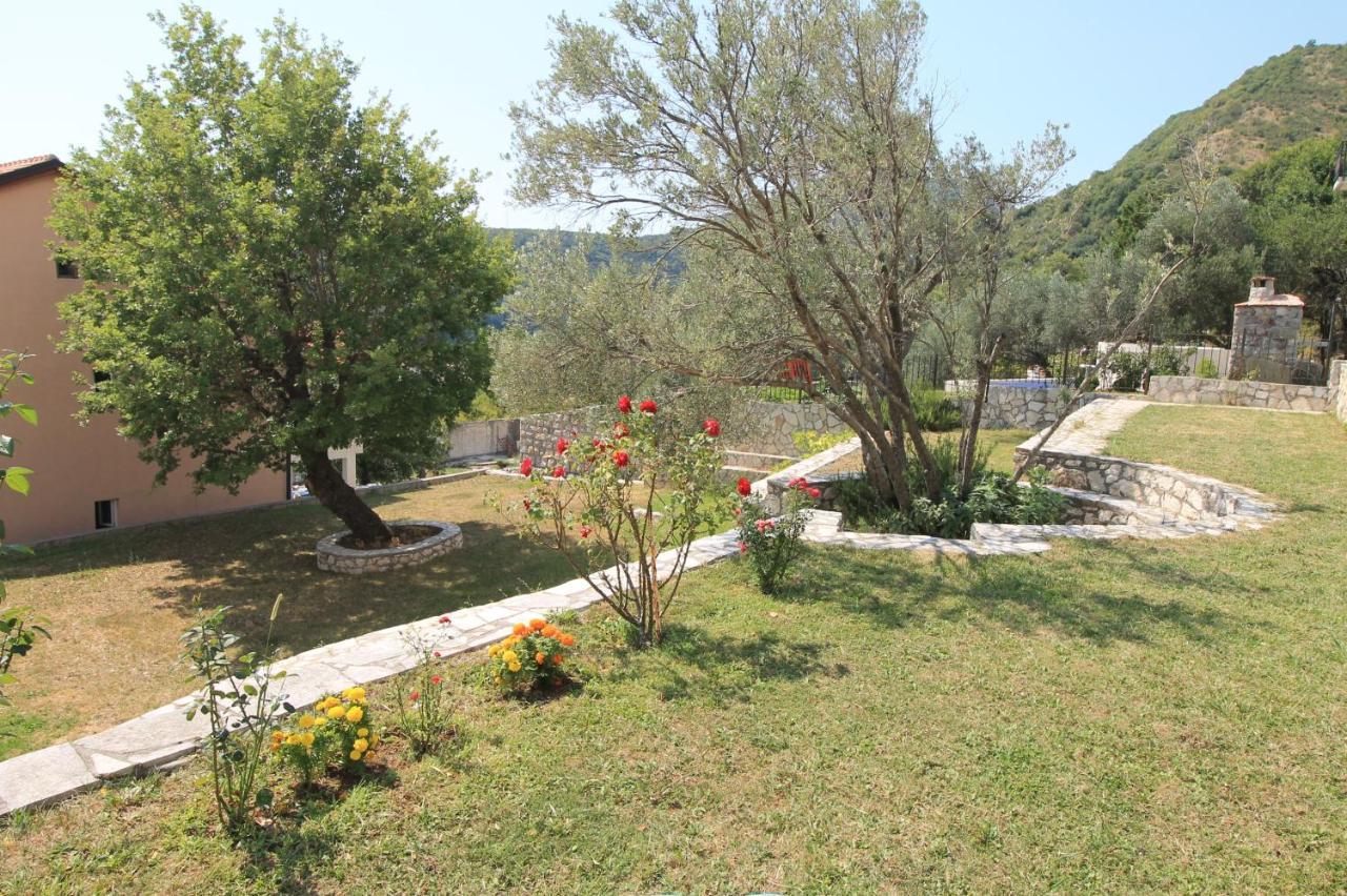 Apartments With Swimming Pool -Vila Oasis * Budva
